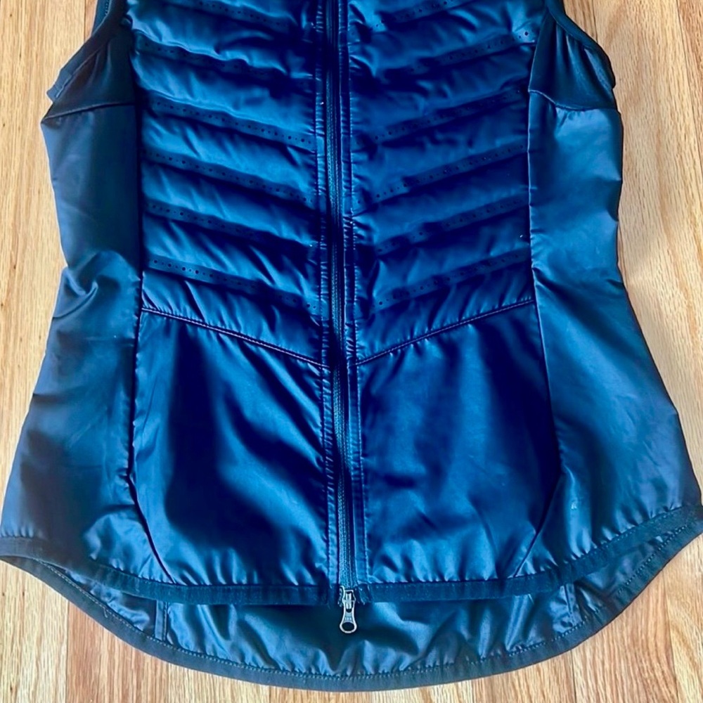 Nike running aeroloft 800 balck vest women’s size Xs - Picture 4 of 8